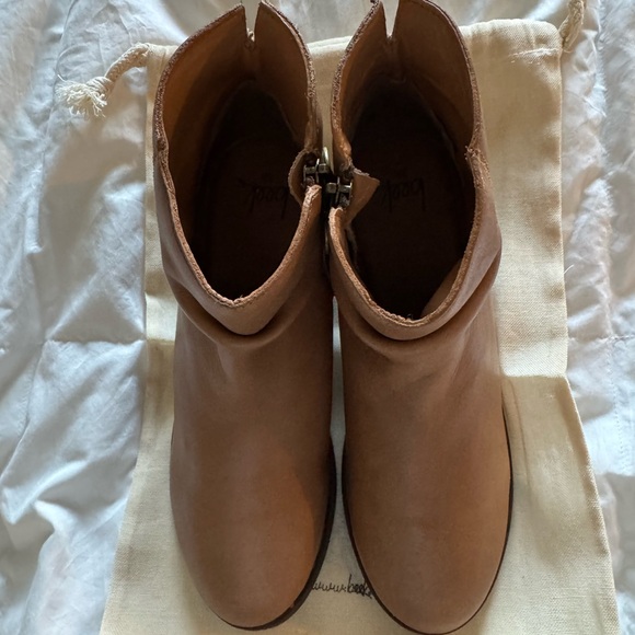 NEW Beek Quail Leather Ankle Boots in Saddle - Picture 8 of 10